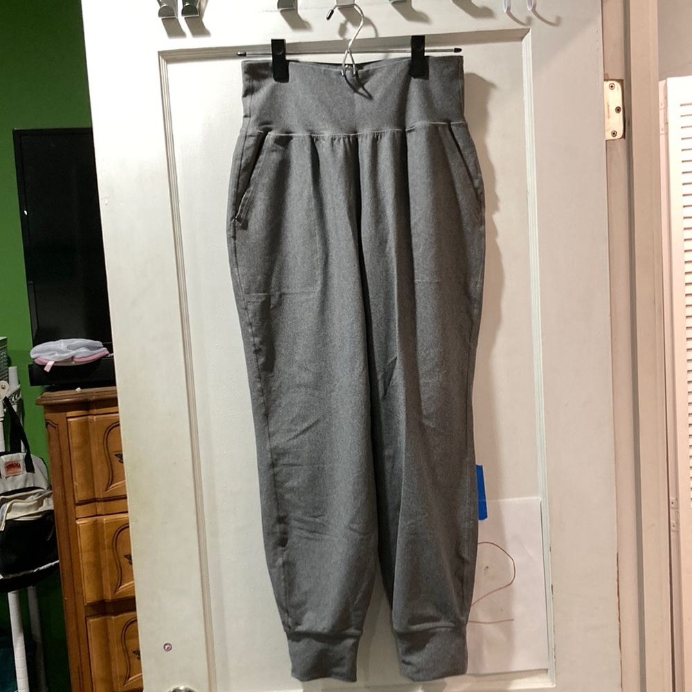 Old Navy power soft joggers. Size M.